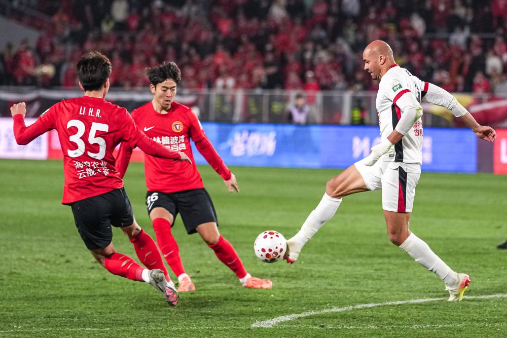勒克莱尔逐梦F1赛道全纪录 从天才少年到法拉利核心车手的极速征程