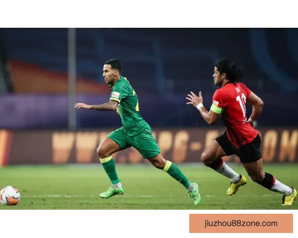 拉明怒斥裁判决定 杰拉德·马丁解围未被罚红引发激烈争议 拉明怒斥裁判决定 杰拉德·马丁解围未被罚红引发激烈争议