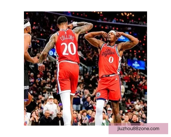 科林斯:快船全队热爱篮球并深知拼搏精神与凝聚力的重要性 科林斯:快船全队热爱篮球并深知拼搏精神与凝聚力的重要性